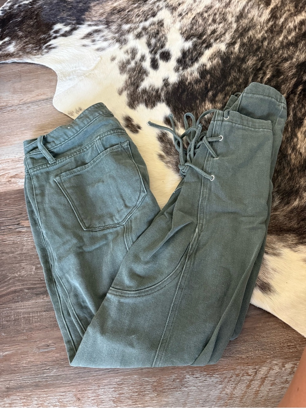 Olive tie jeans